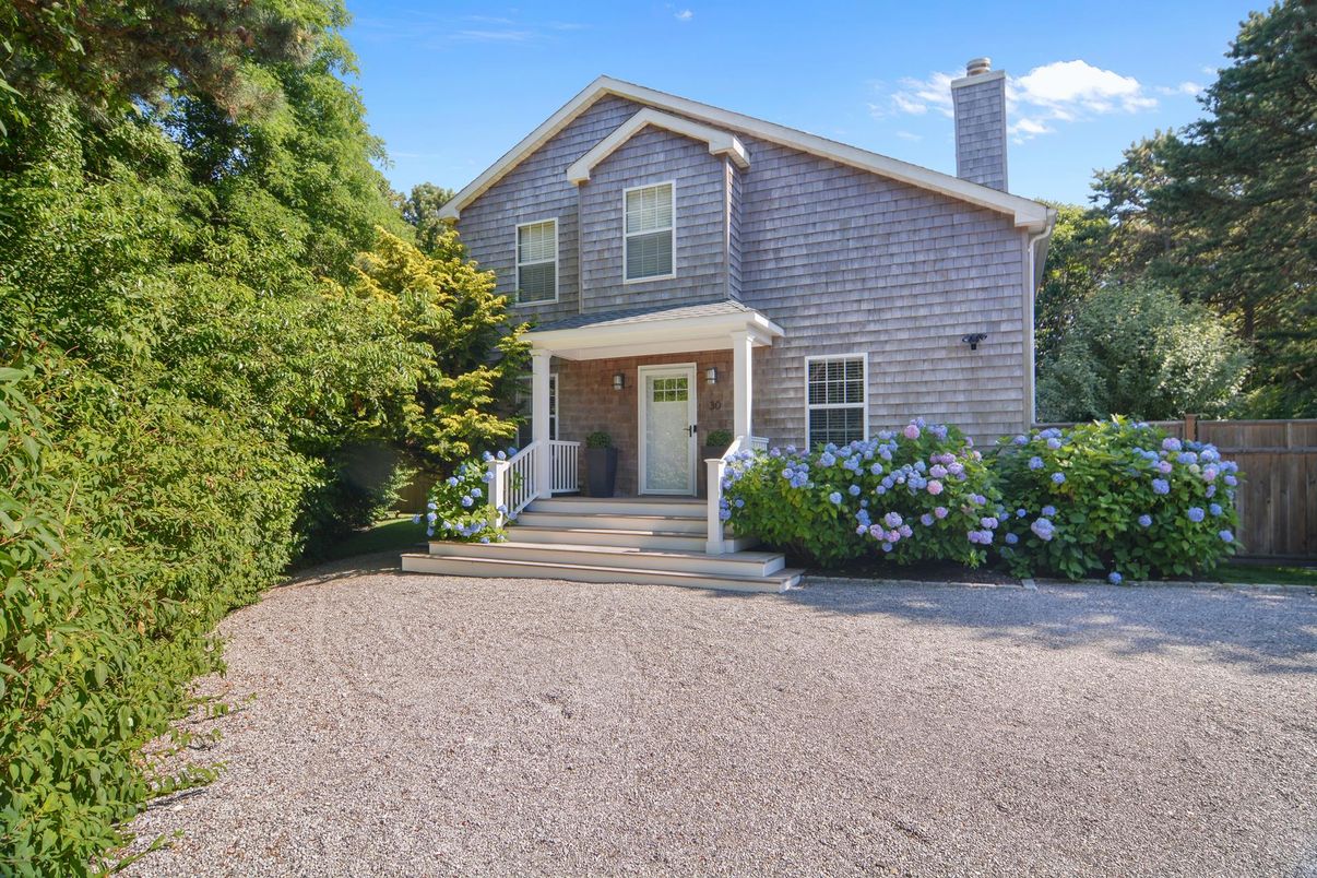 Exterior, Facade, Brick Facade, Georgian