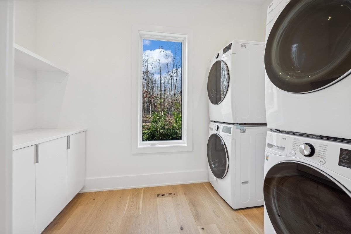 Interior, Washer, Wood Texture Flooring