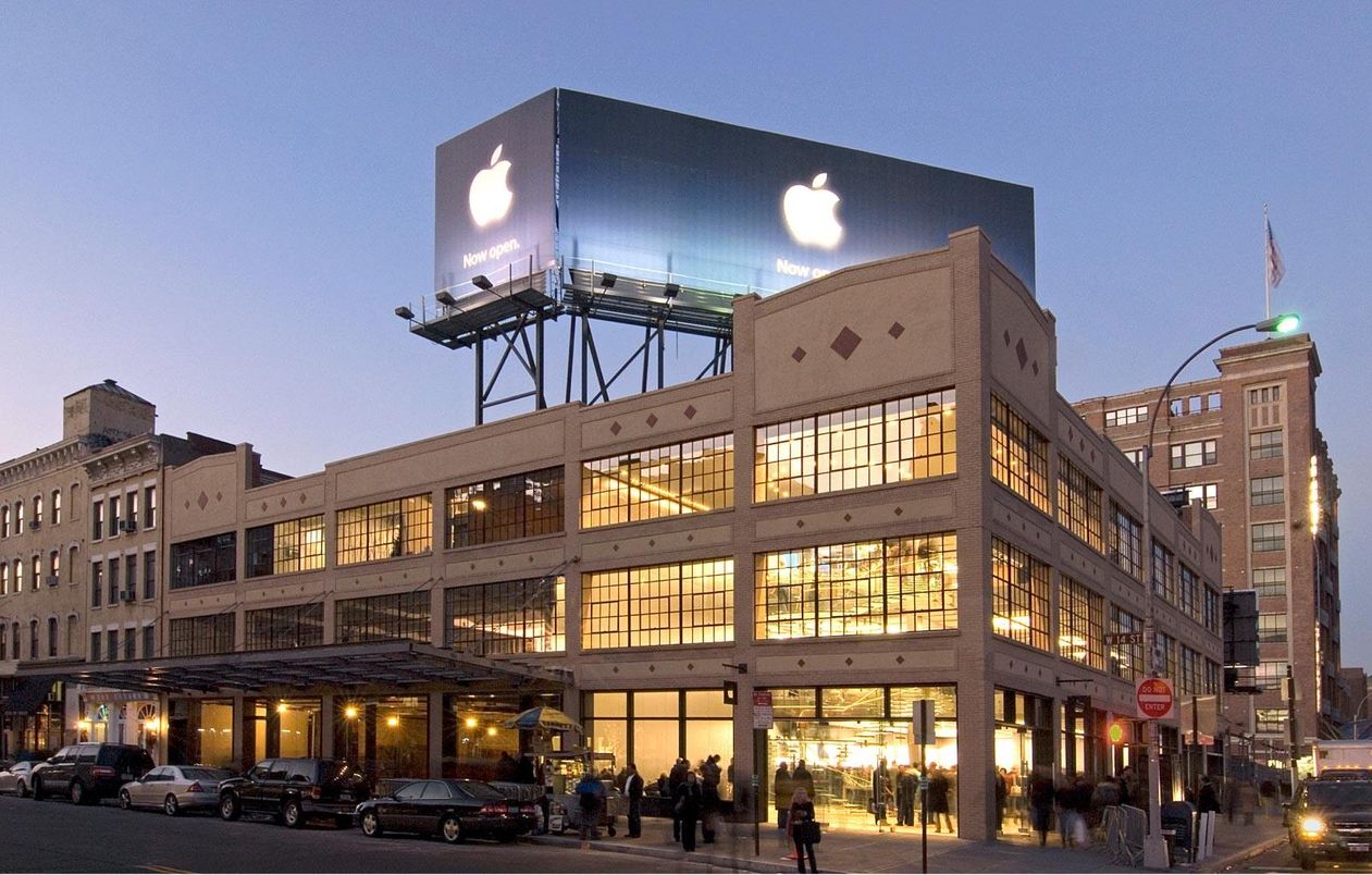 Exterior, Facade, Highrise