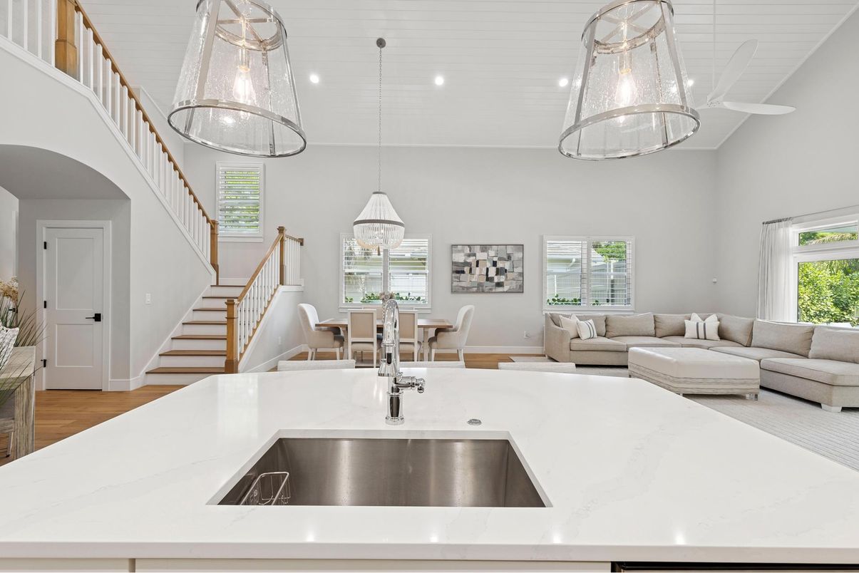 Dining room, Interior, Living room, Pendant Lights, Recessed Lighting, Wood Texture Flooring