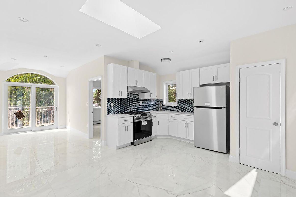 Interior, Kitchen, Marble, Recessed Lighting, Stainless Steel Appliances