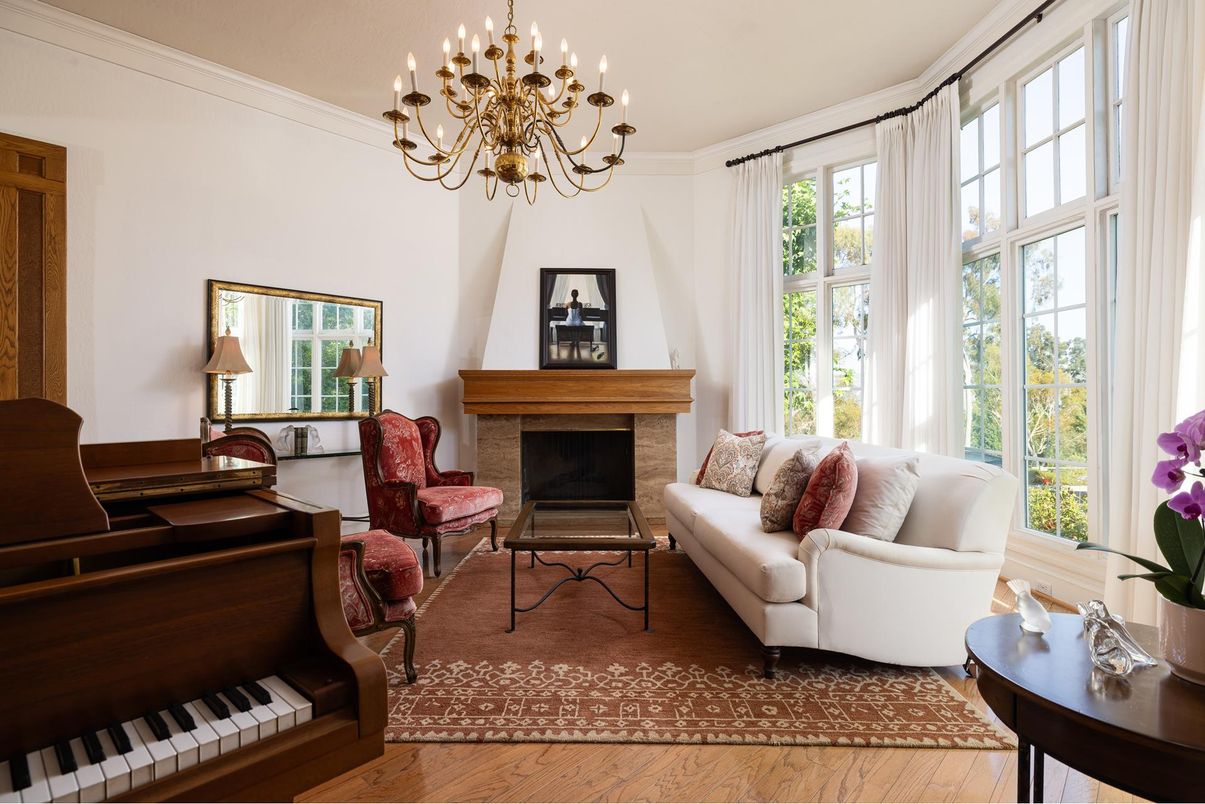 Chandelier, Fireplace, Interior, Living room, Piano, Wood Texture Flooring