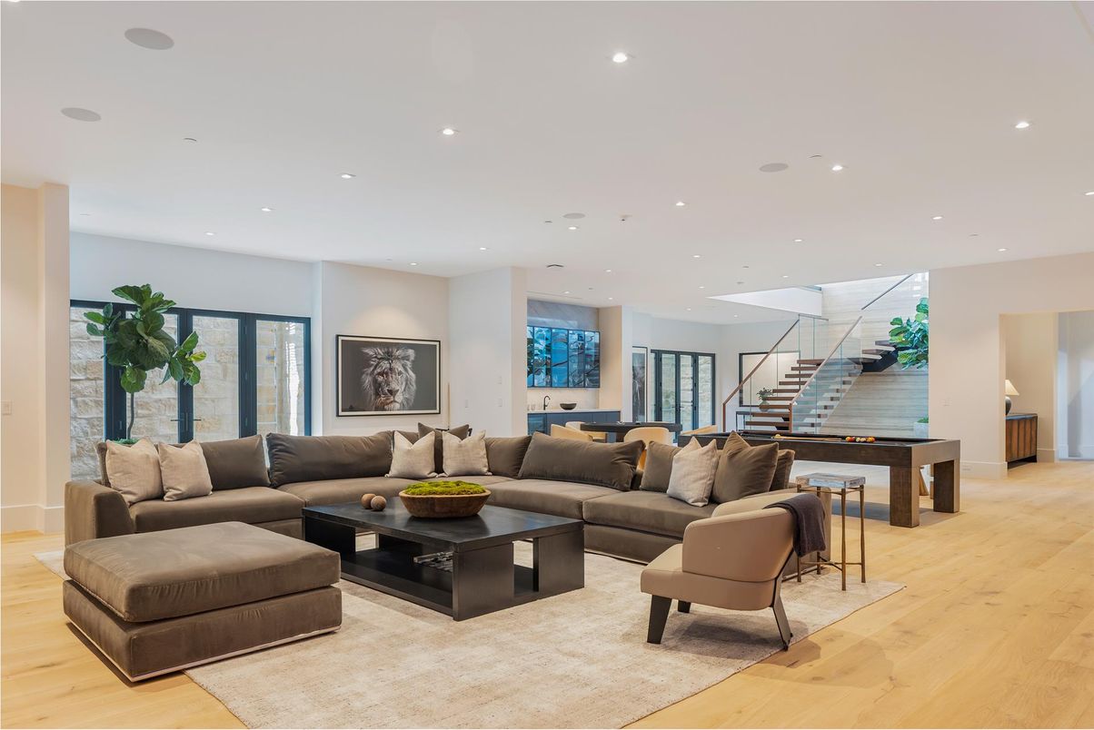 Dining room, Interior, Living room, Recessed Lighting, Wood Texture Flooring