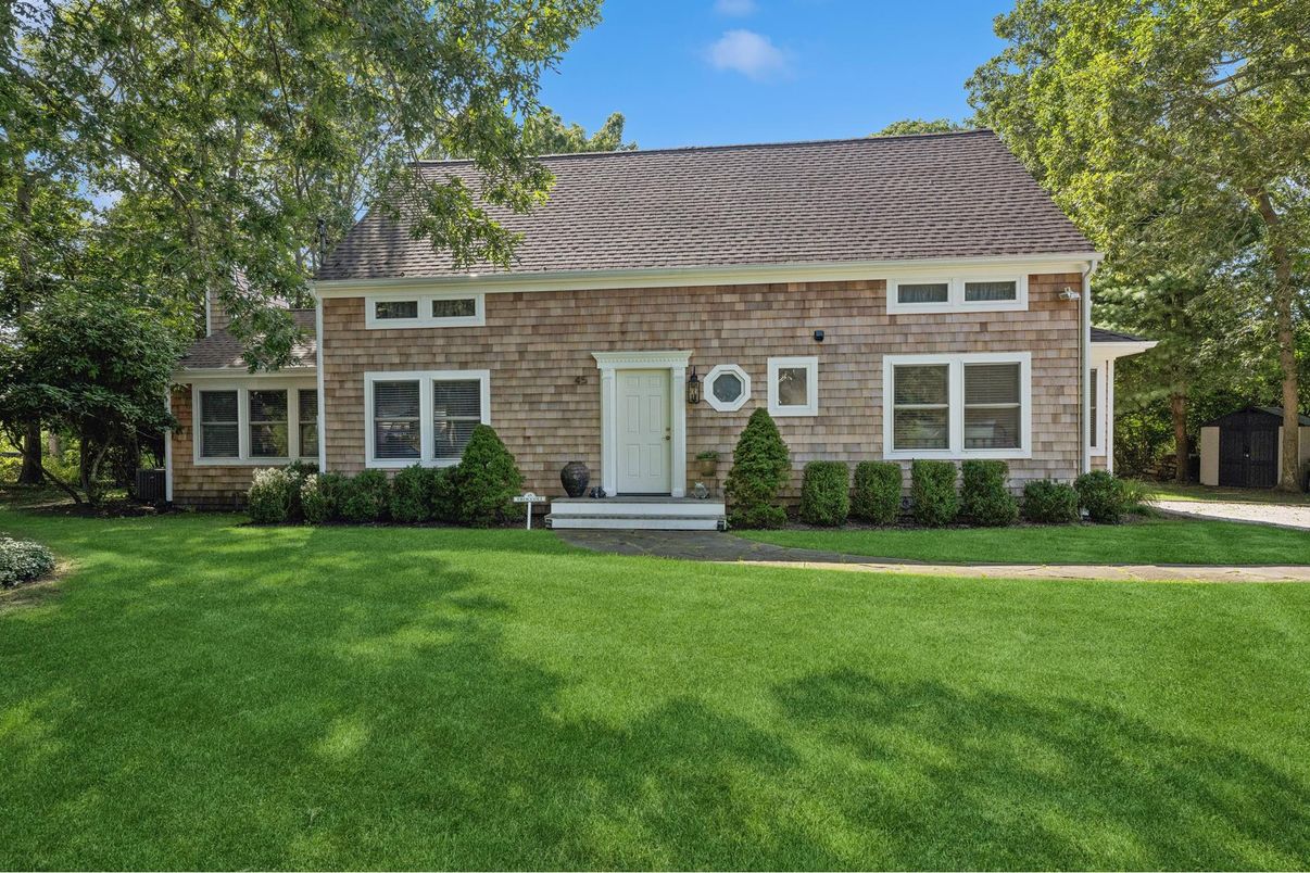 Backyard, Exterior, Facade, Cape Cod