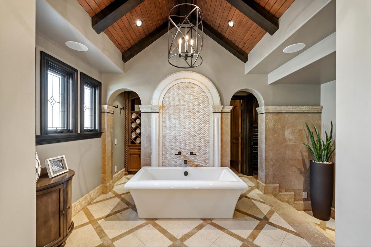 Bathroom, Free Standing Baths, Interior, Pendant Lights, Recessed Lighting, Wooden Beams, Wooden Ceilings