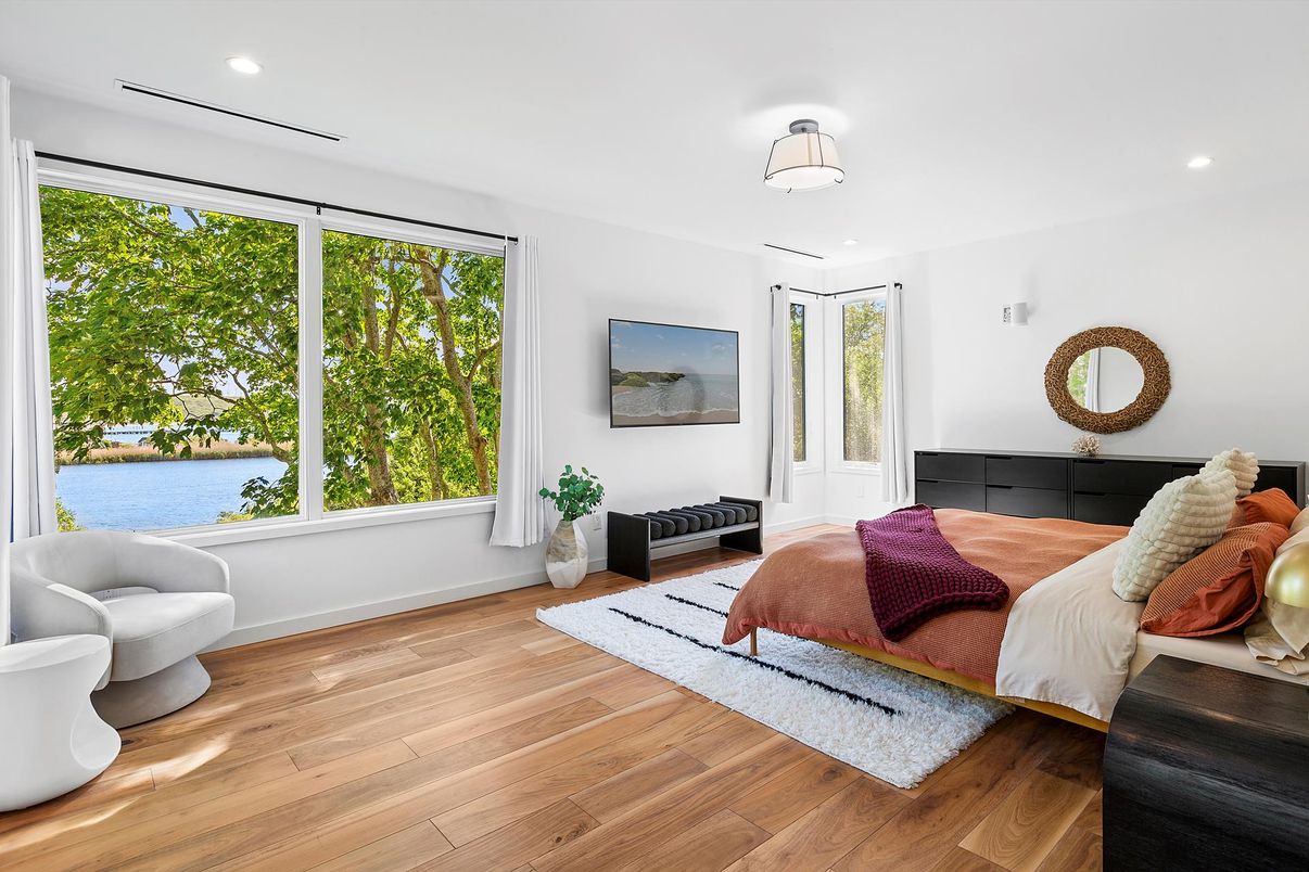 Bedroom, Interior, Recessed Lighting, Water, Wood Texture Flooring