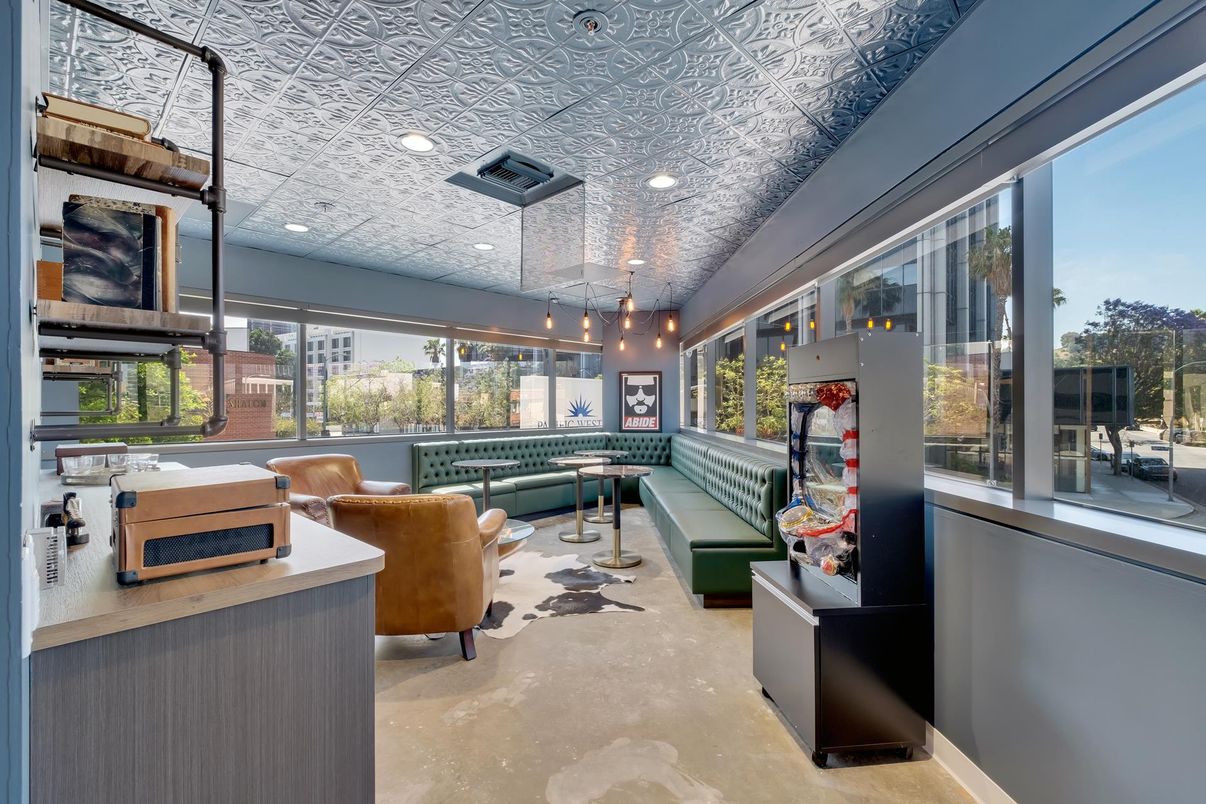 Interior, Living room, Pendant Lights, Recessed Lighting