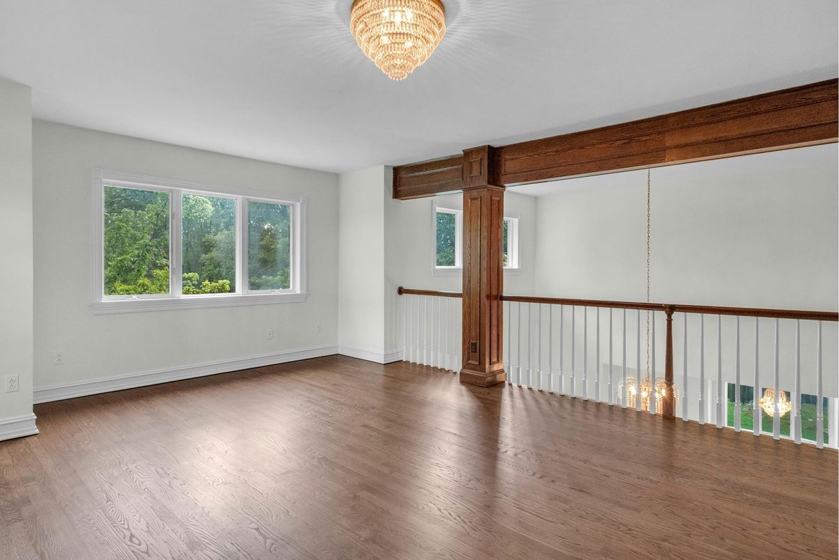 Chandelier, Empty room, Interior, Wood Texture Flooring