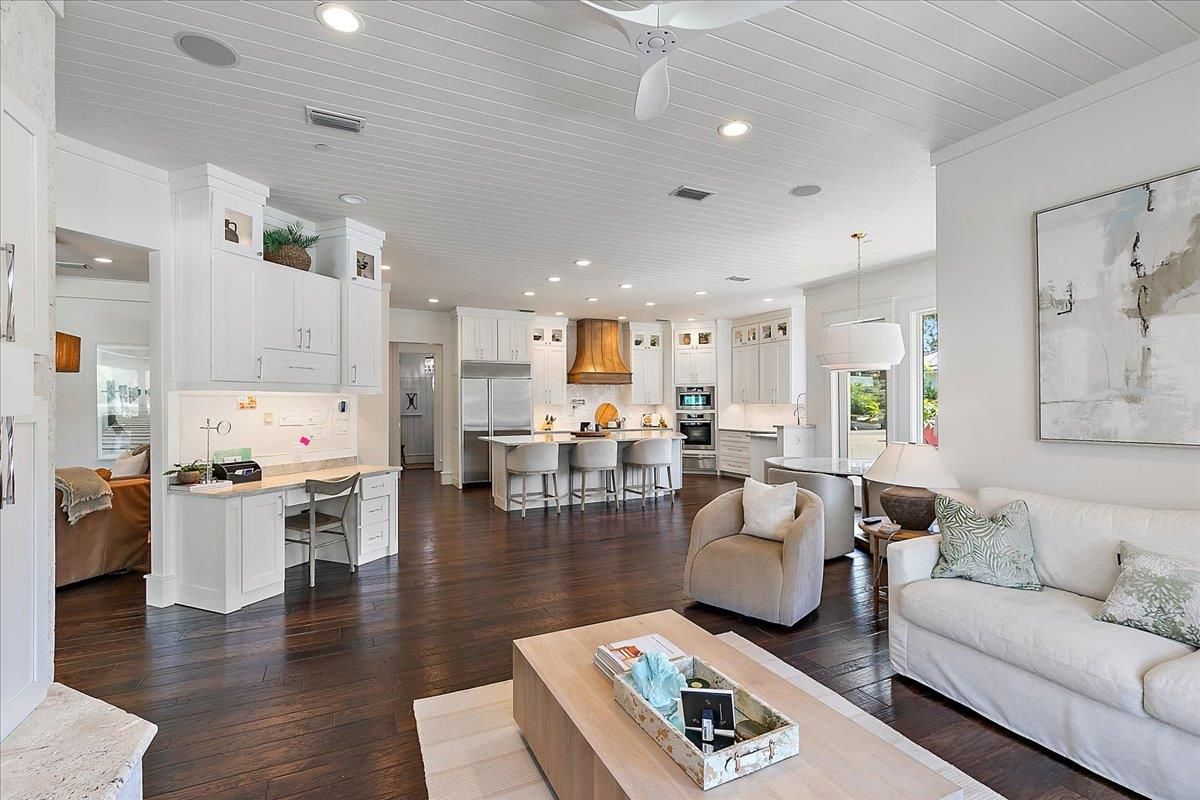 Dining room, Interior, Kitchen, Living room, Pendant Lights, Recessed Lighting, Stainless Steel Appliances, Wood Texture Flooring