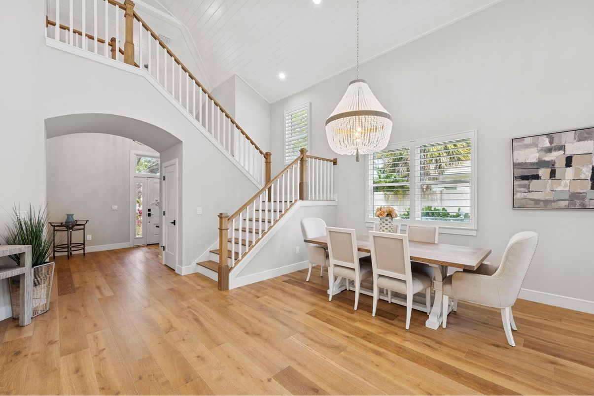 Chandelier, Dining room, Interior, Recessed Lighting, Wood Texture Flooring