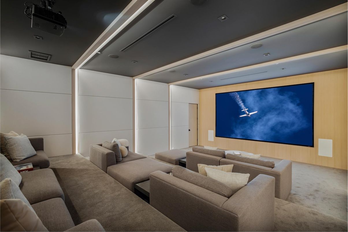 Interior, Projection Screen, Recessed Lighting, Theatre Room