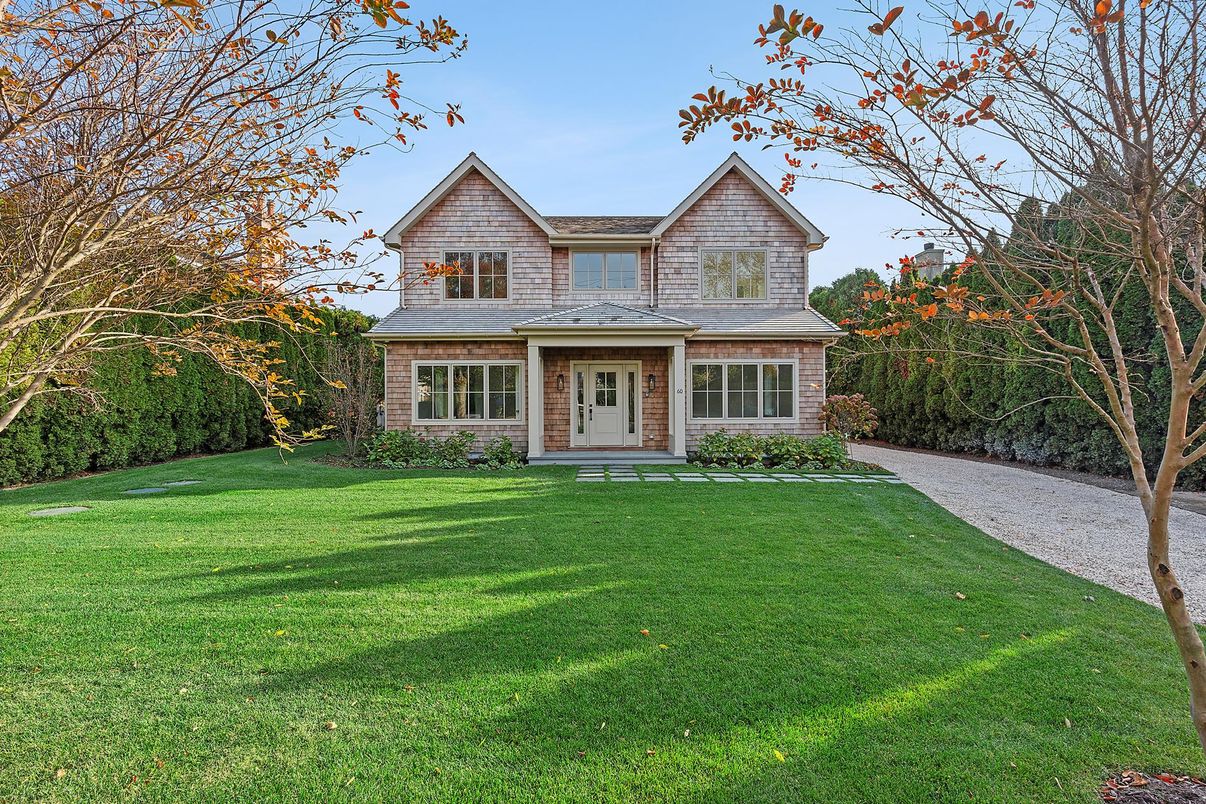 Exterior, Facade, Brick Facade, Brick Traditional