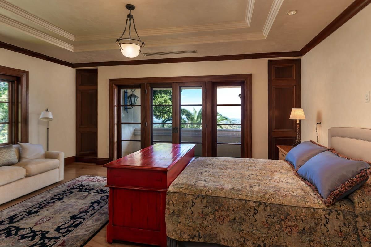 Bedroom, Interior, Pendant Lights, Recessed Lighting, Wood Texture Flooring