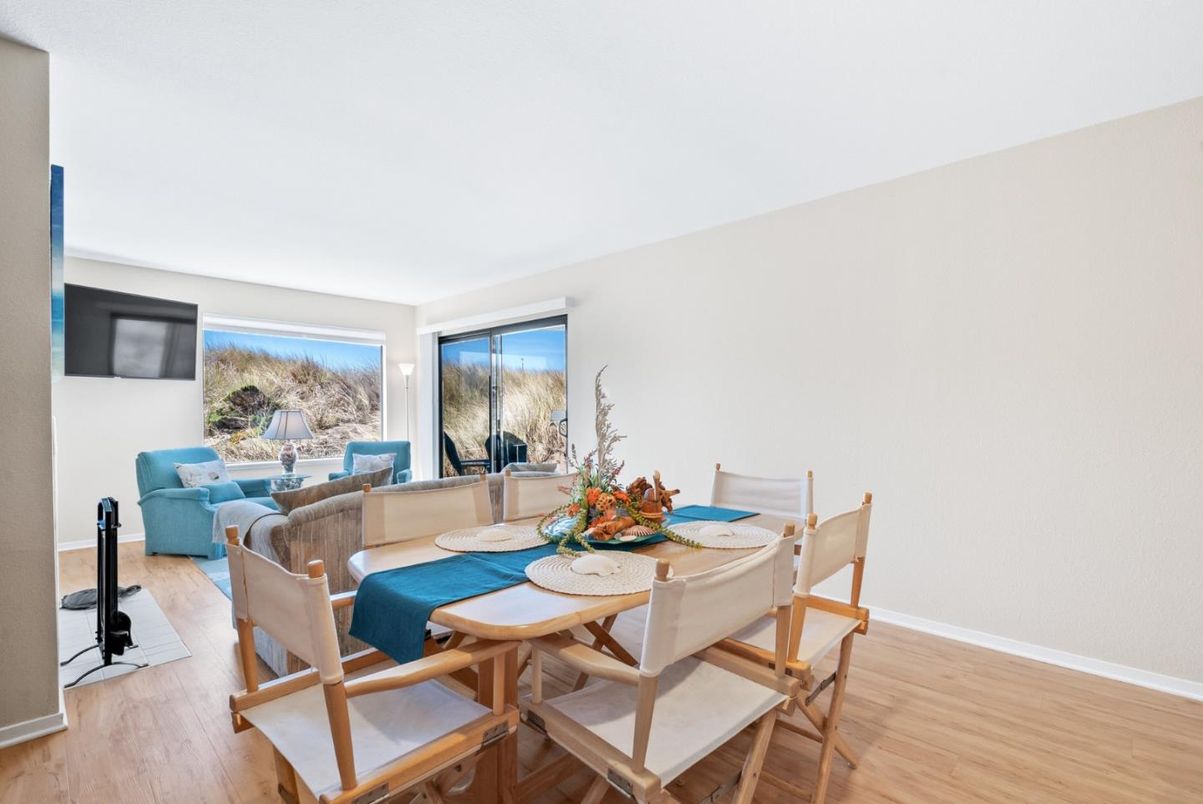 Dining room, Interior, Living room, Wood Texture Flooring