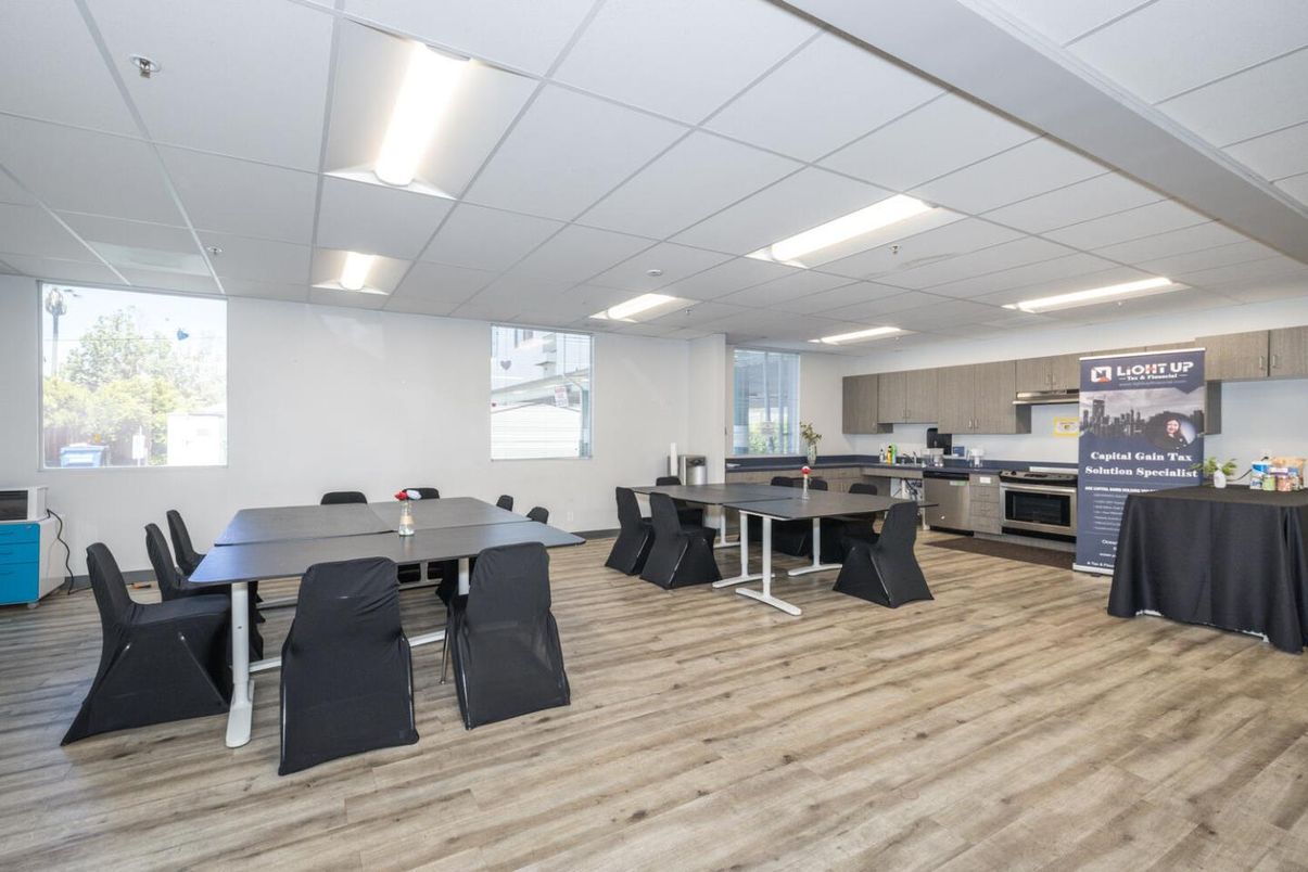 Dining room, Interior, Kitchen, Recessed Lighting, Stainless Steel Appliances, Wood Texture Flooring