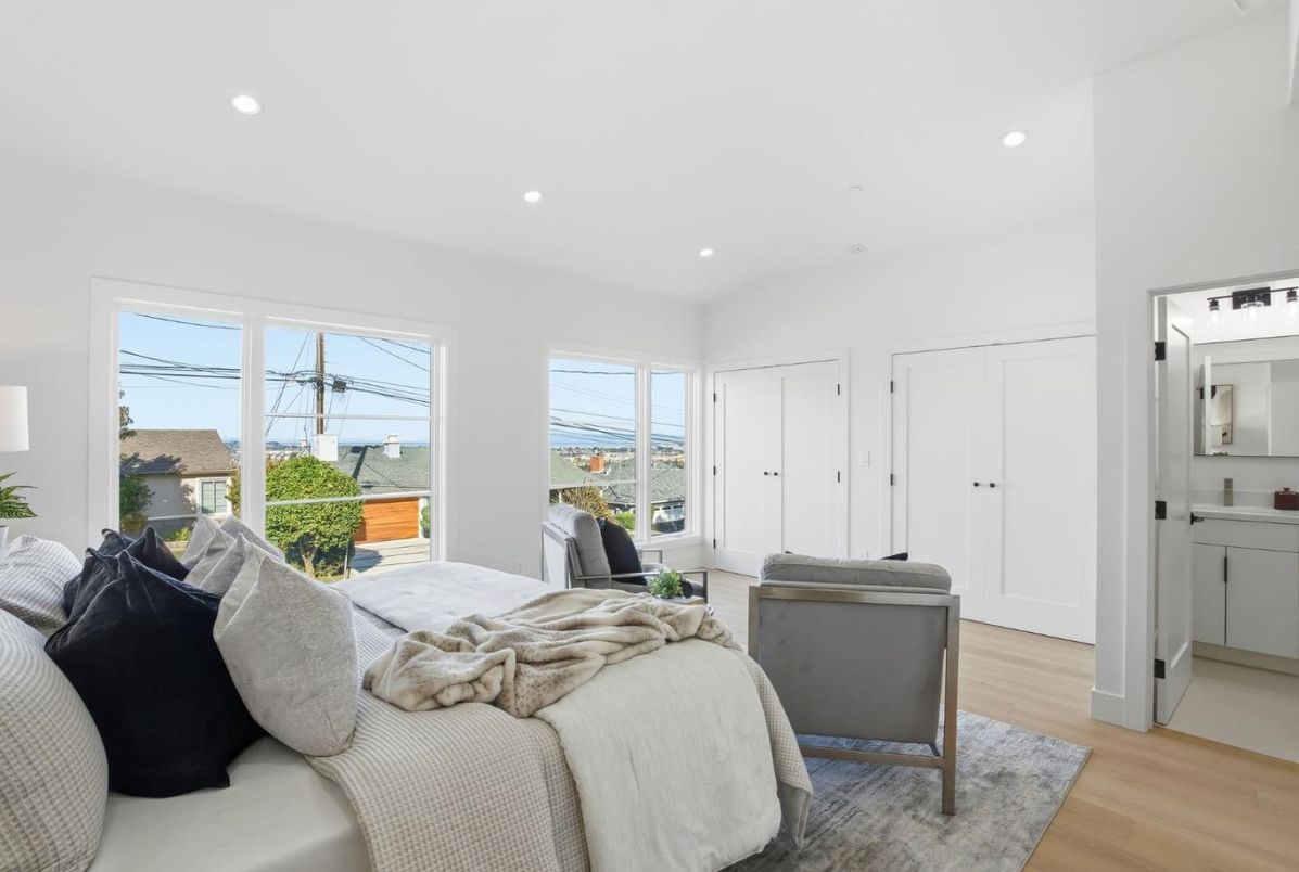 Bedroom, Interior, Recessed Lighting, Water, Wood Texture Flooring