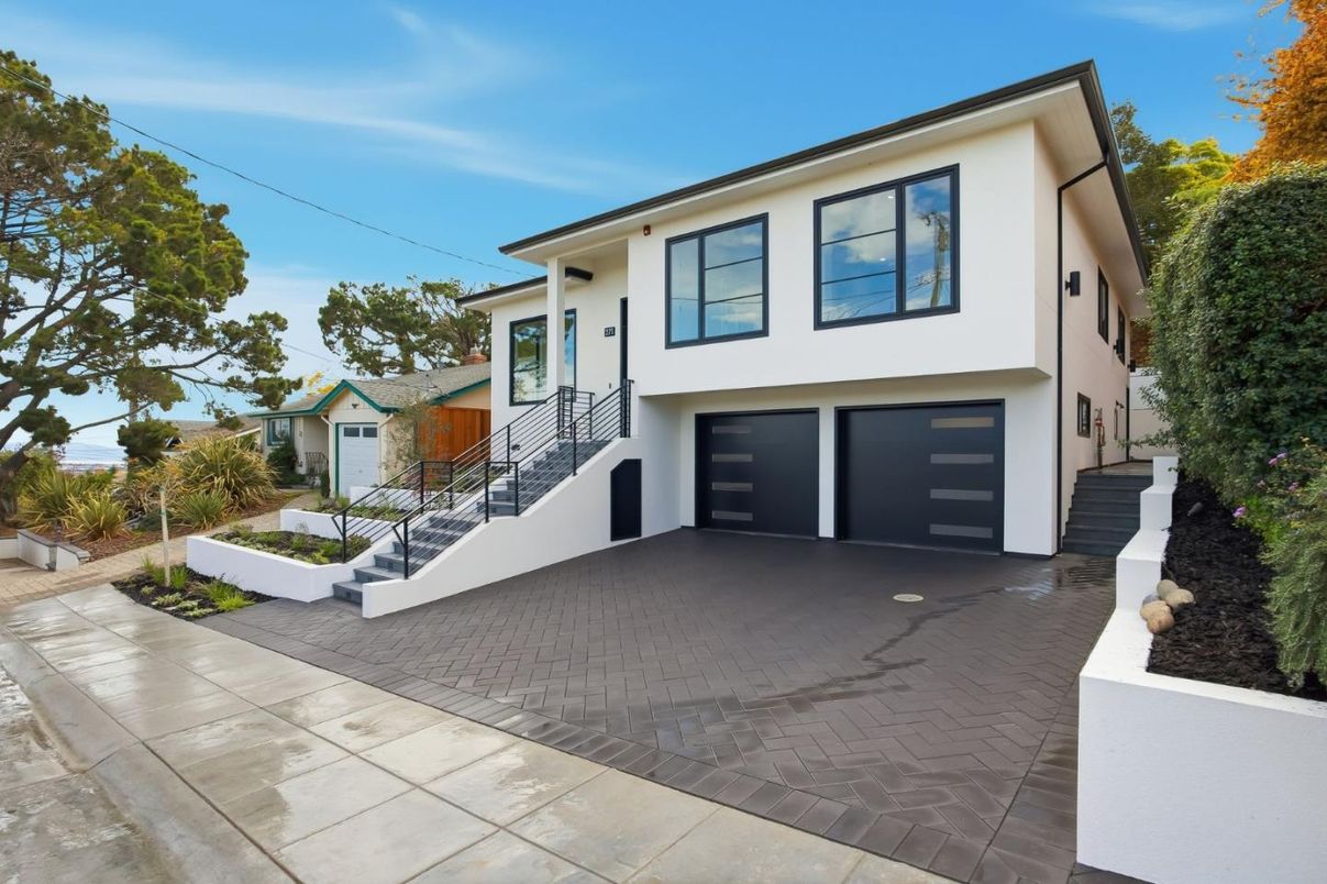 Attached, Exterior, Facade, Modern