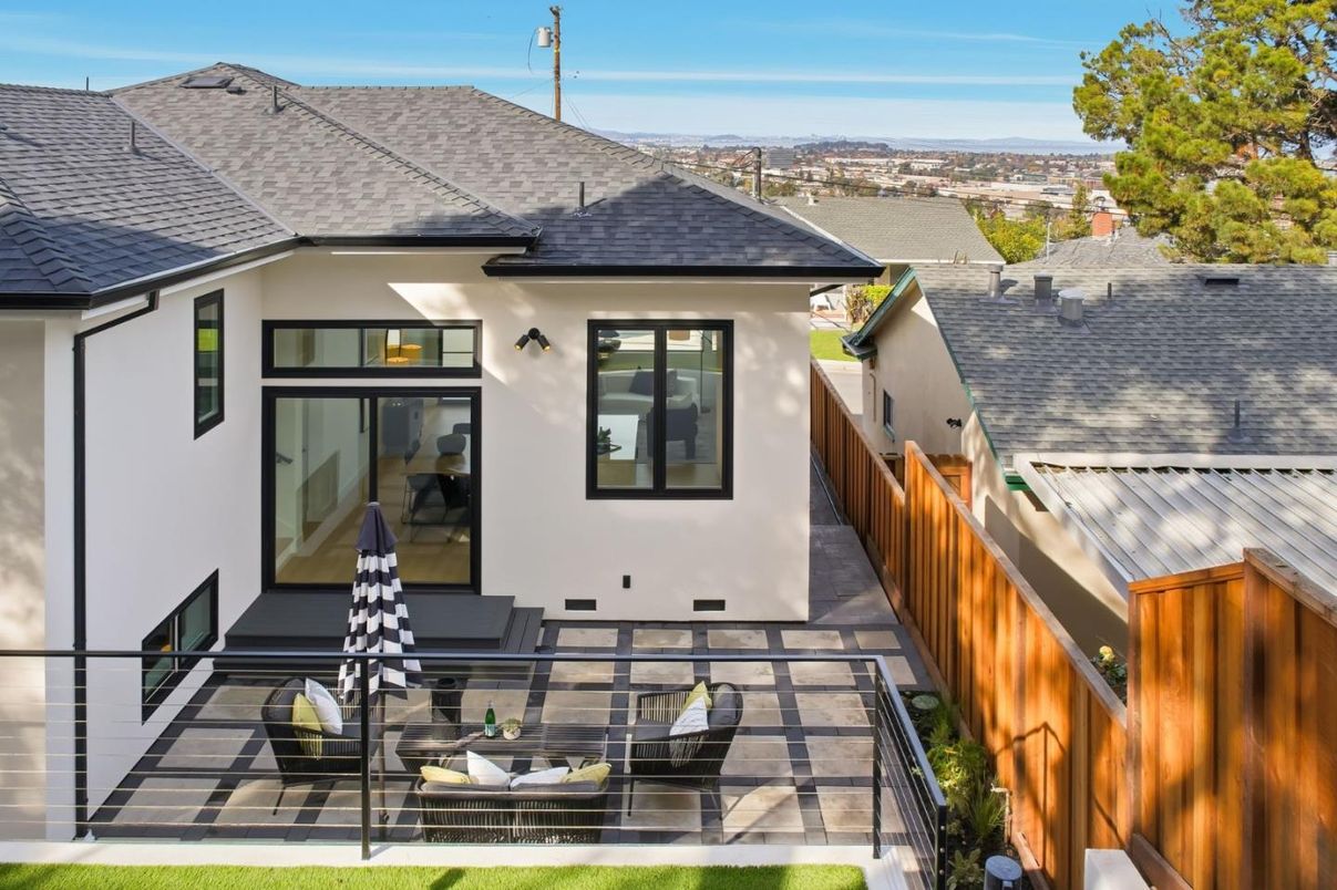 Exterior, Facade, None