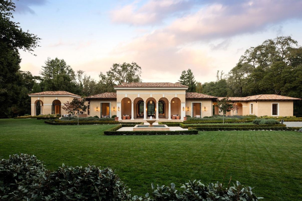 Backyard, Exterior, Facade, Mediterranean