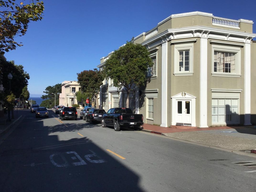 Attached, Exterior, Facade, Rowhouse