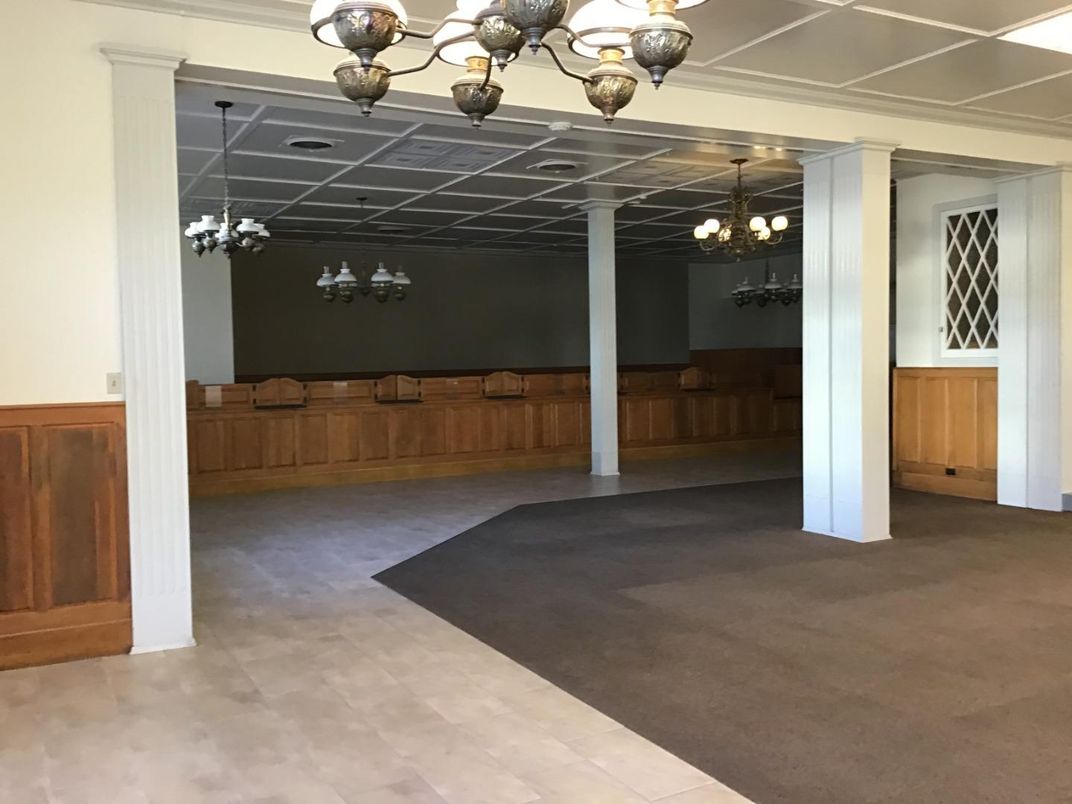 Chandelier, Empty room, Interior, Pendant Lights