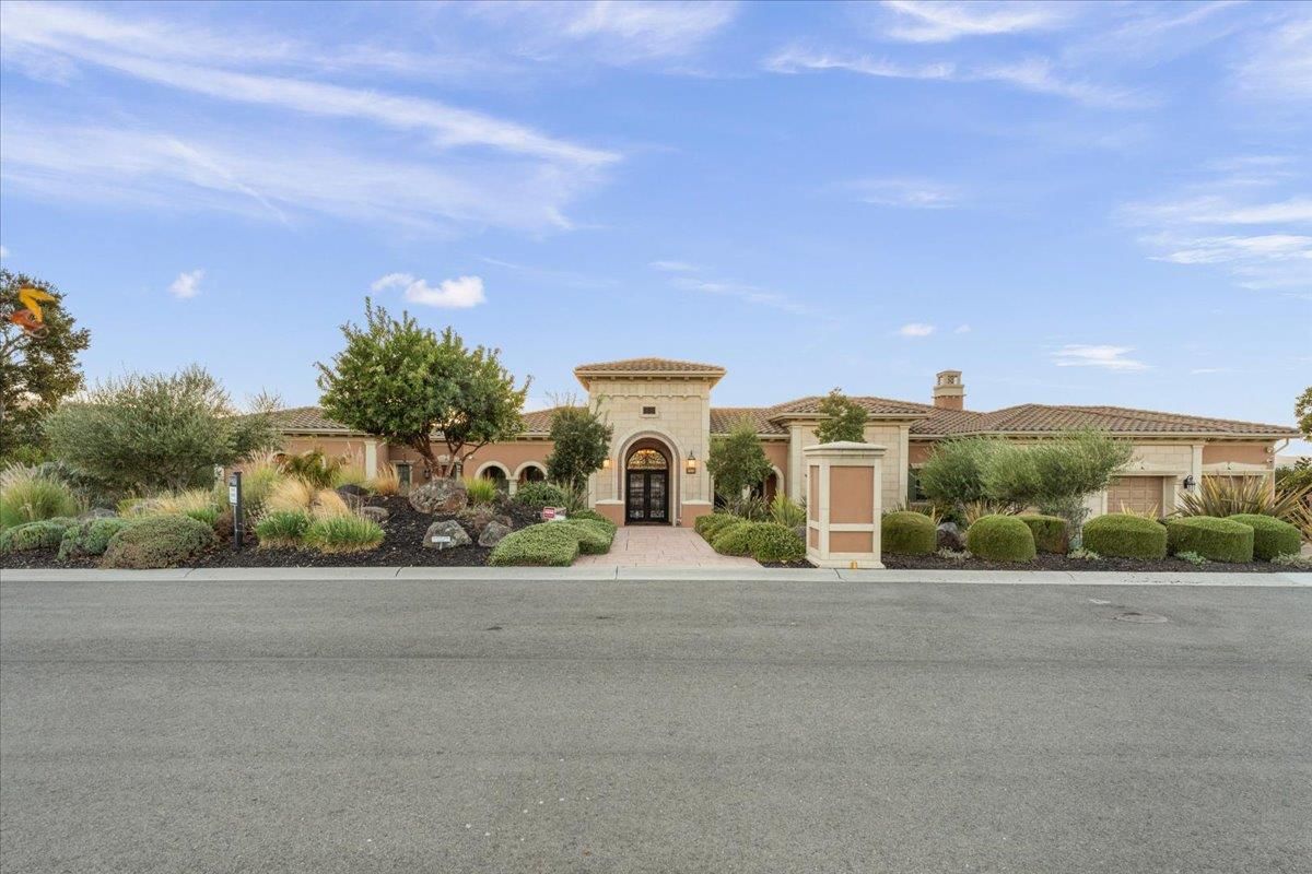 Exterior, Facade, Mediterranean