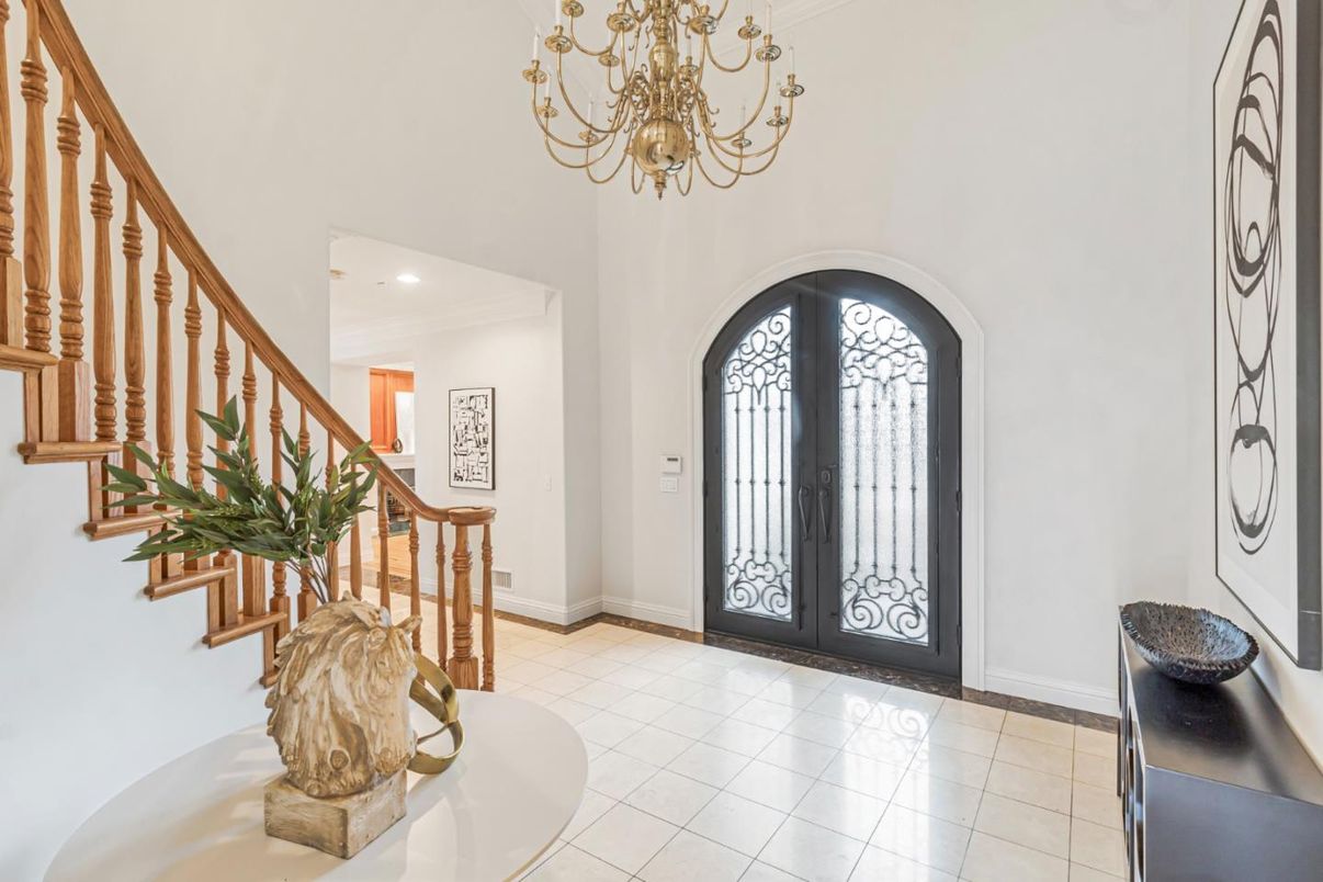 Chandelier, Interior, Recessed Lighting