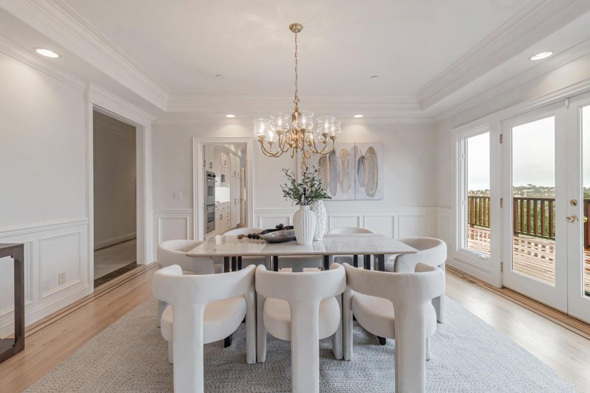 Chandelier, Dining room, Interior, Recessed Lighting, Wood Texture Flooring