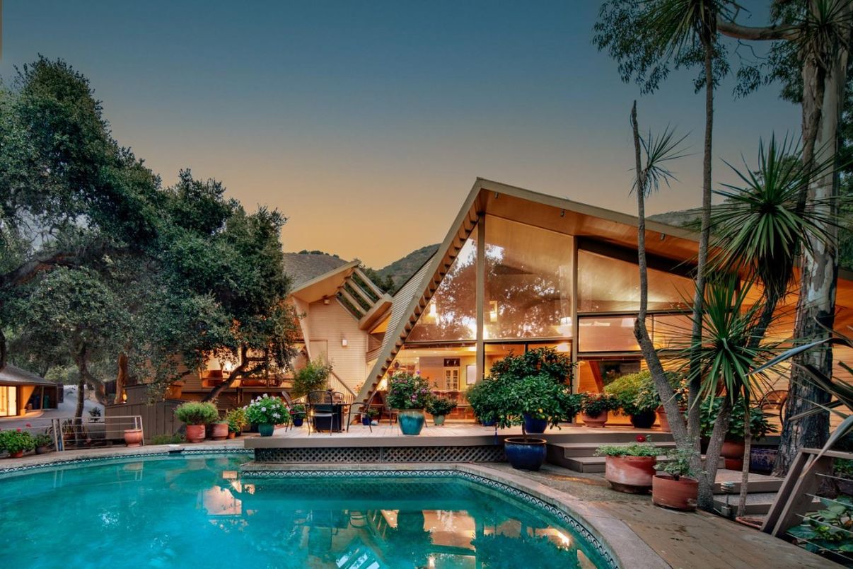 Exterior, Pool