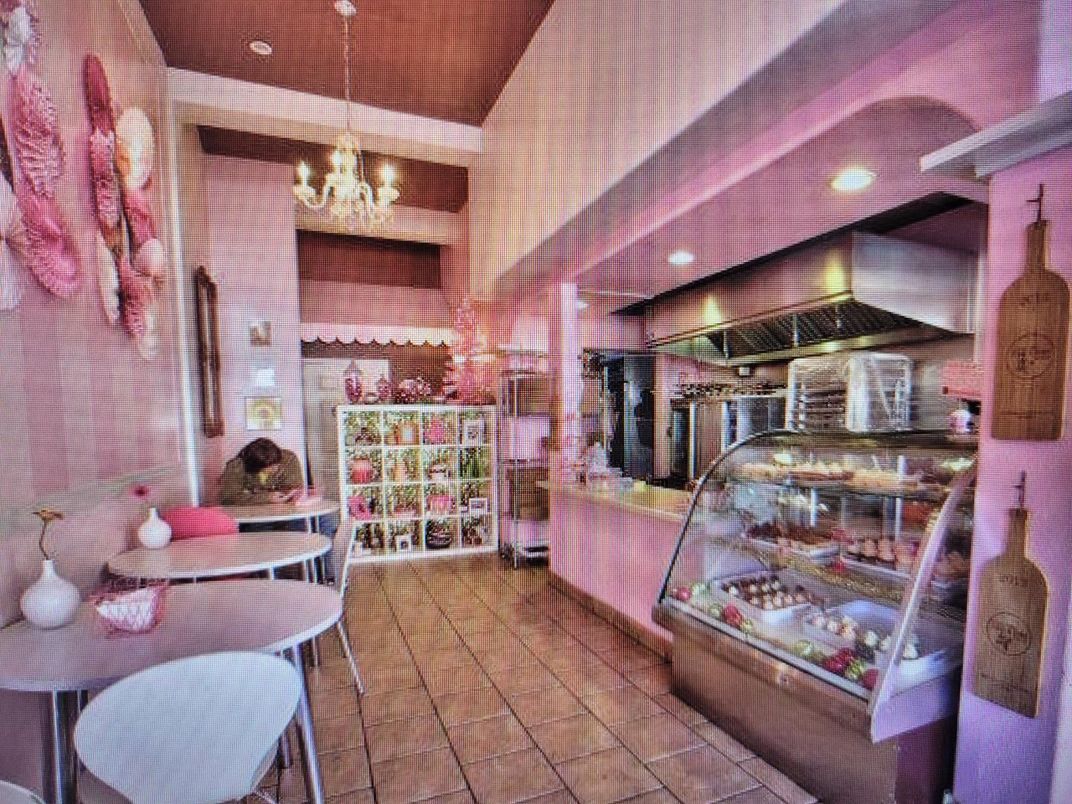 Chandelier, Dining room, Interior, Pendant Lights, Wood Texture Flooring