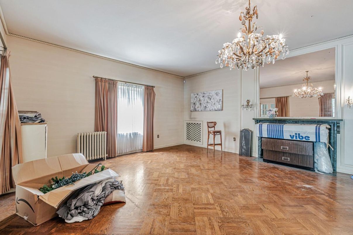 Chandelier, Empty room, Interior, Wood Texture Flooring