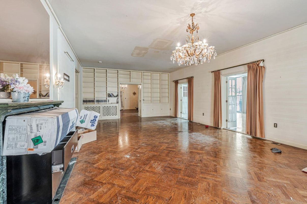 Chandelier, Empty room, Interior, Wood Texture Flooring