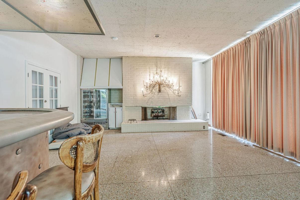 Fireplace, Interior, Recessed Lighting