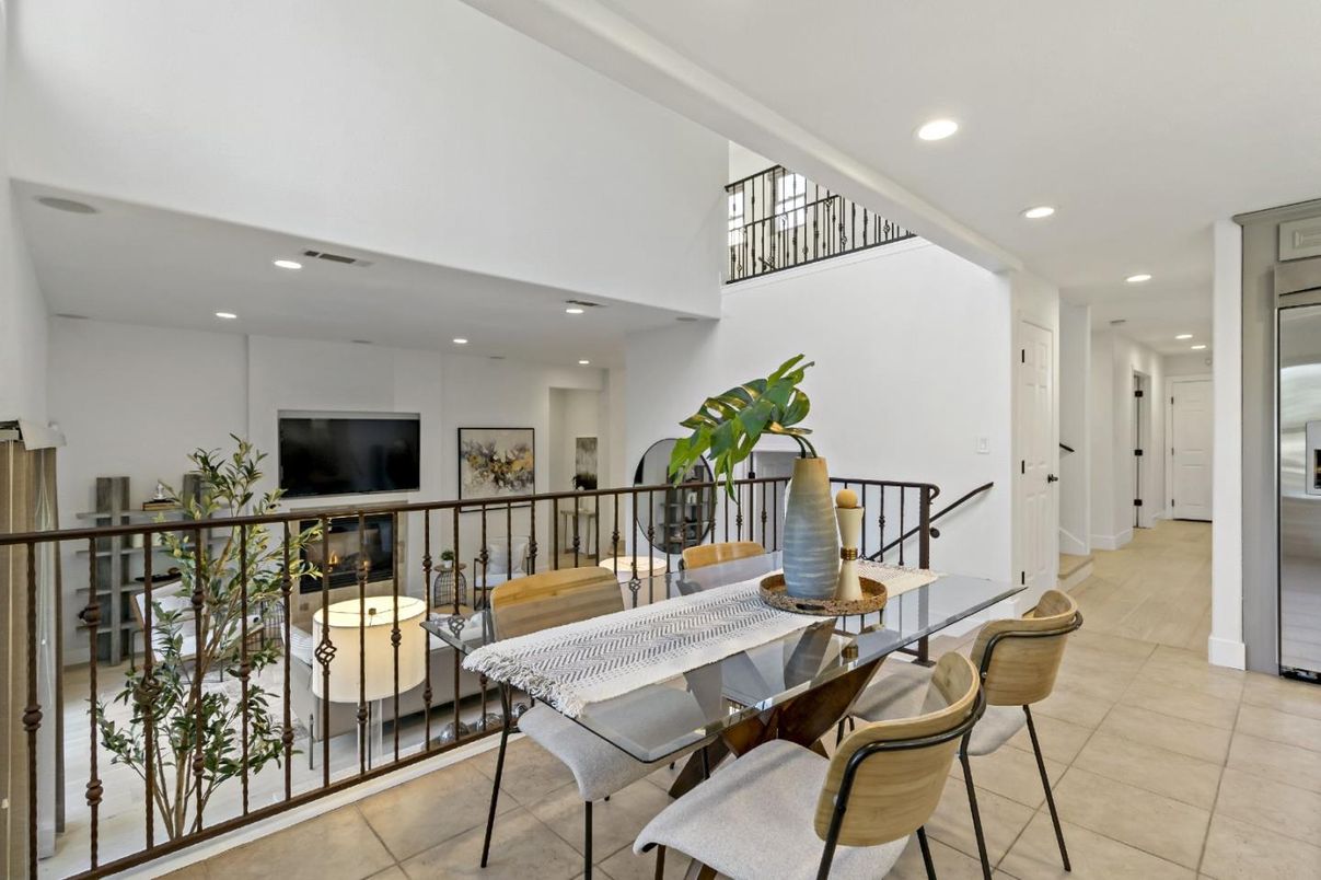 Dining room, Interior, Kitchen, Recessed Lighting, Stainless Steel Appliances