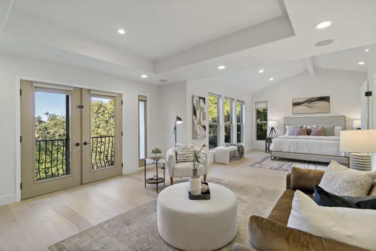 Bedroom, Fireplace, Interior, Recessed Lighting, Wood Texture Flooring