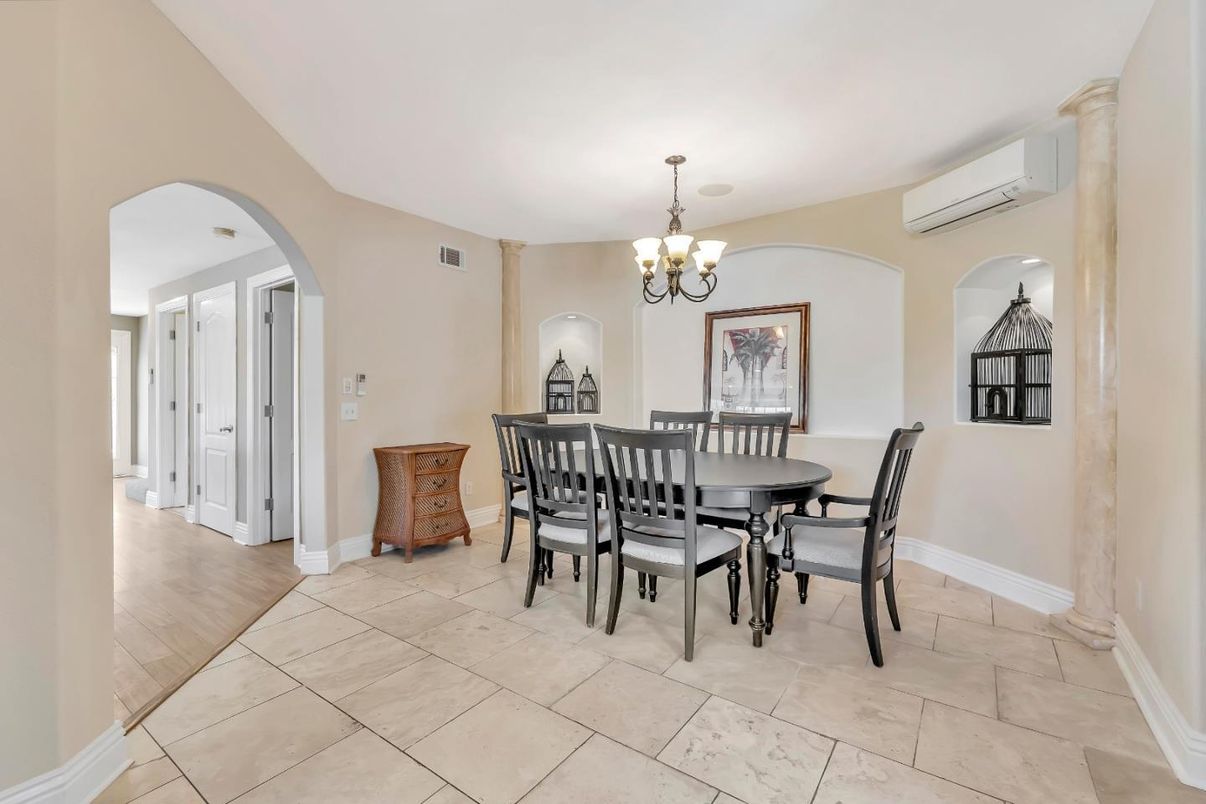 Chandelier, Dining room, Interior