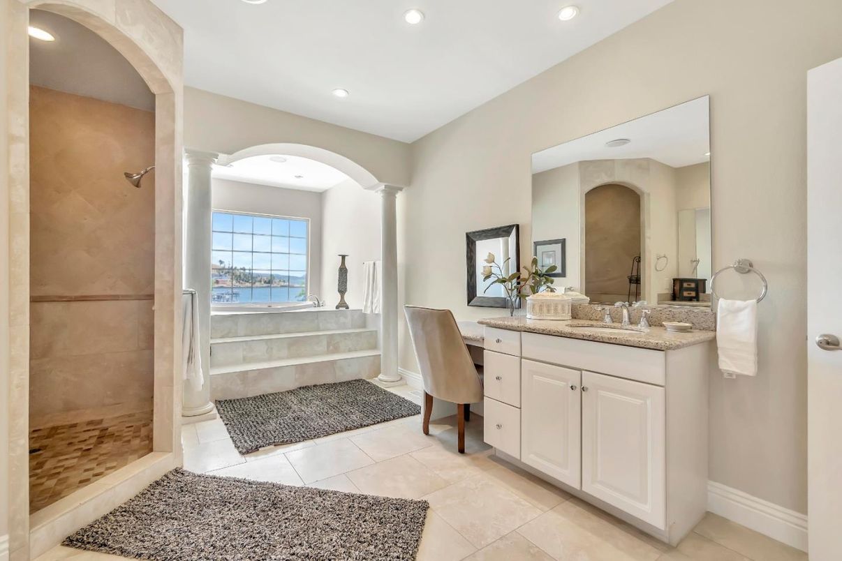 Bathroom, Interior, Recessed Lighting, Water