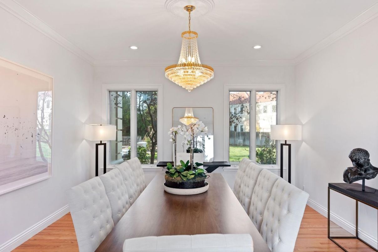Chandelier, Dining room, Interior, Recessed Lighting, Wood Texture Flooring