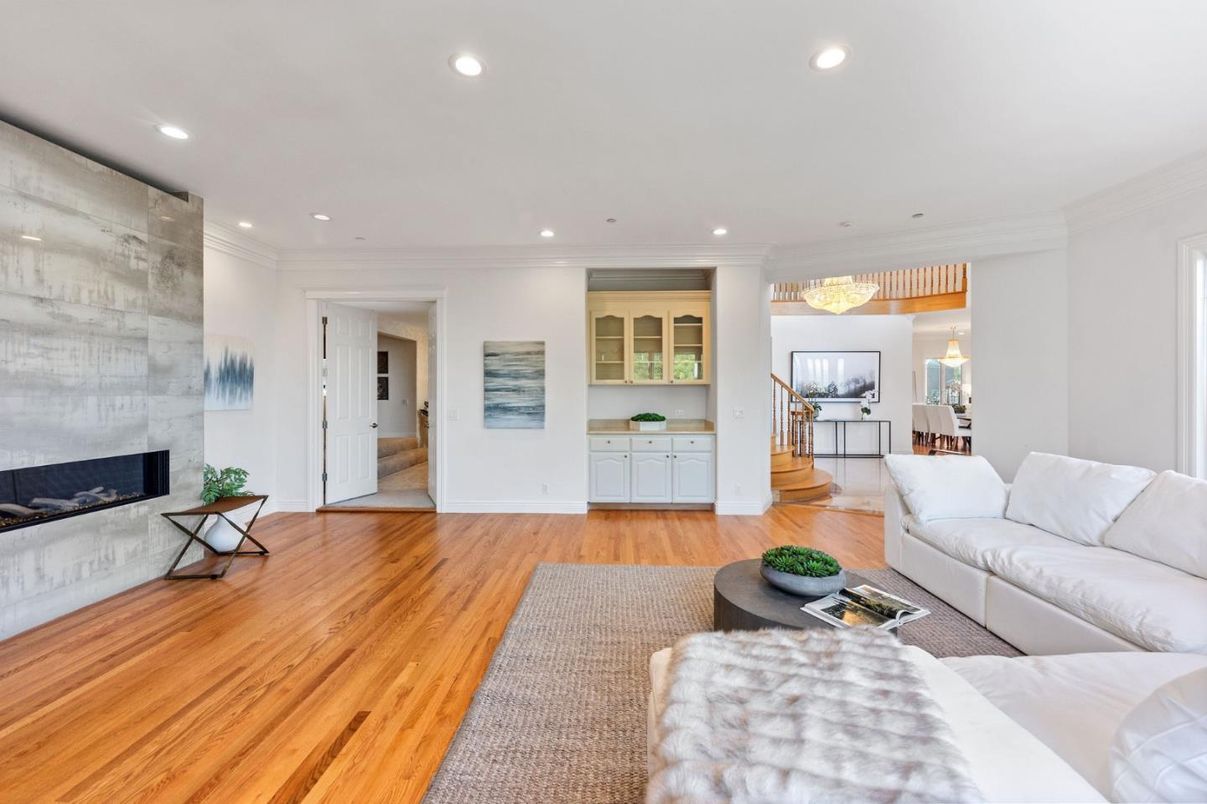 Fireplace, Interior, Living room, Recessed Lighting, Wood Texture Flooring