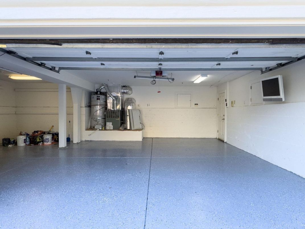Garage, Interior