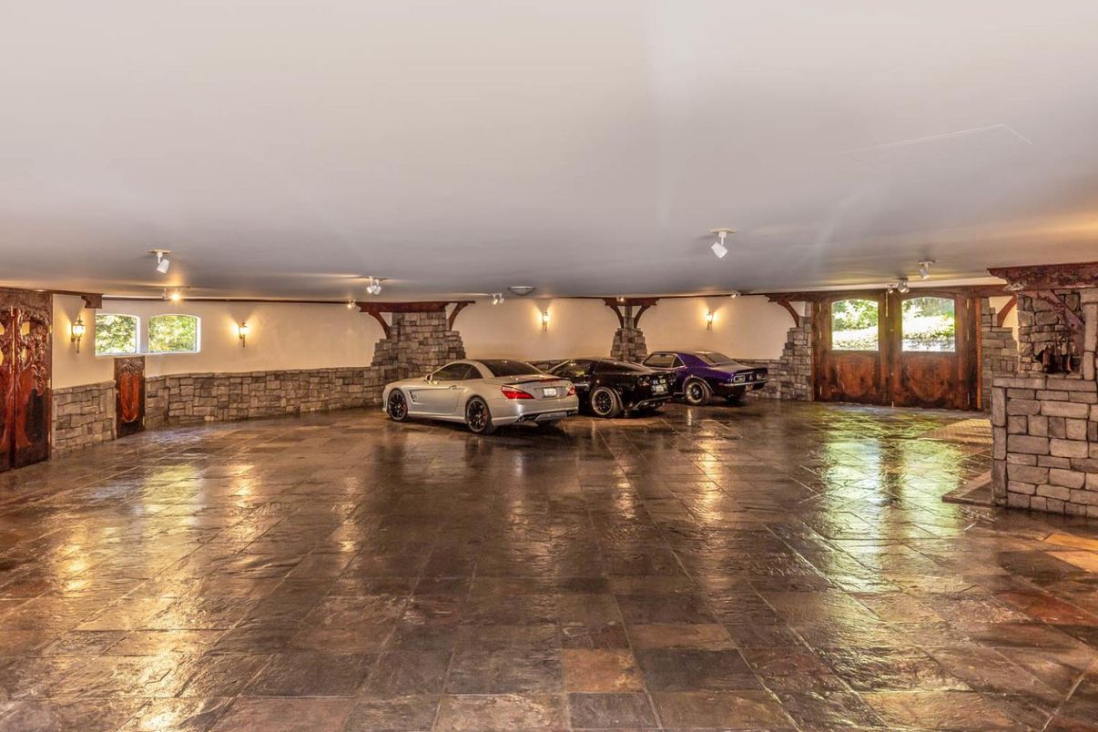 Garage, Interior, Stone Walls