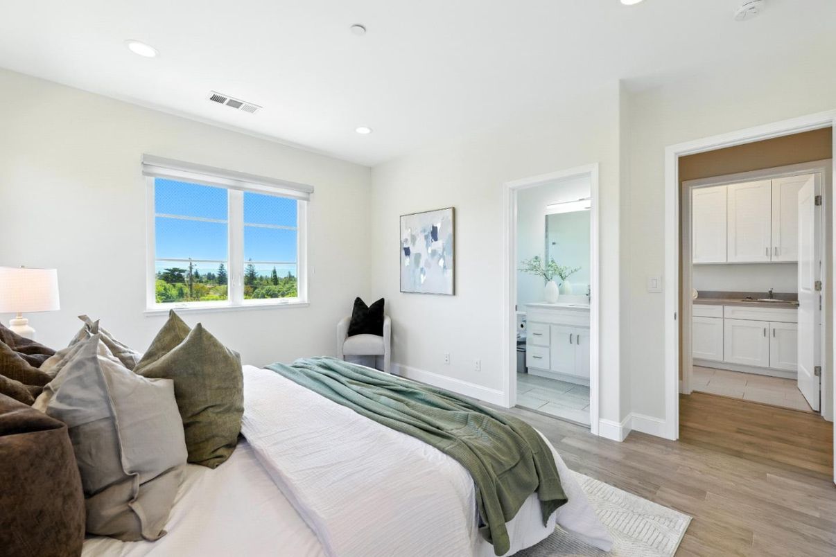 Bathroom, Bedroom, Interior, Recessed Lighting, Wood Texture Flooring