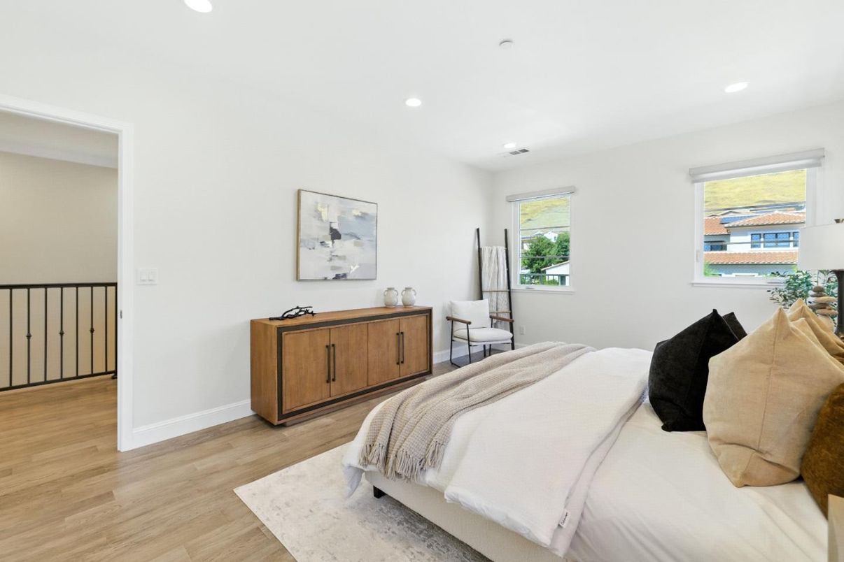 Bedroom, Interior, Recessed Lighting, Wood Texture Flooring