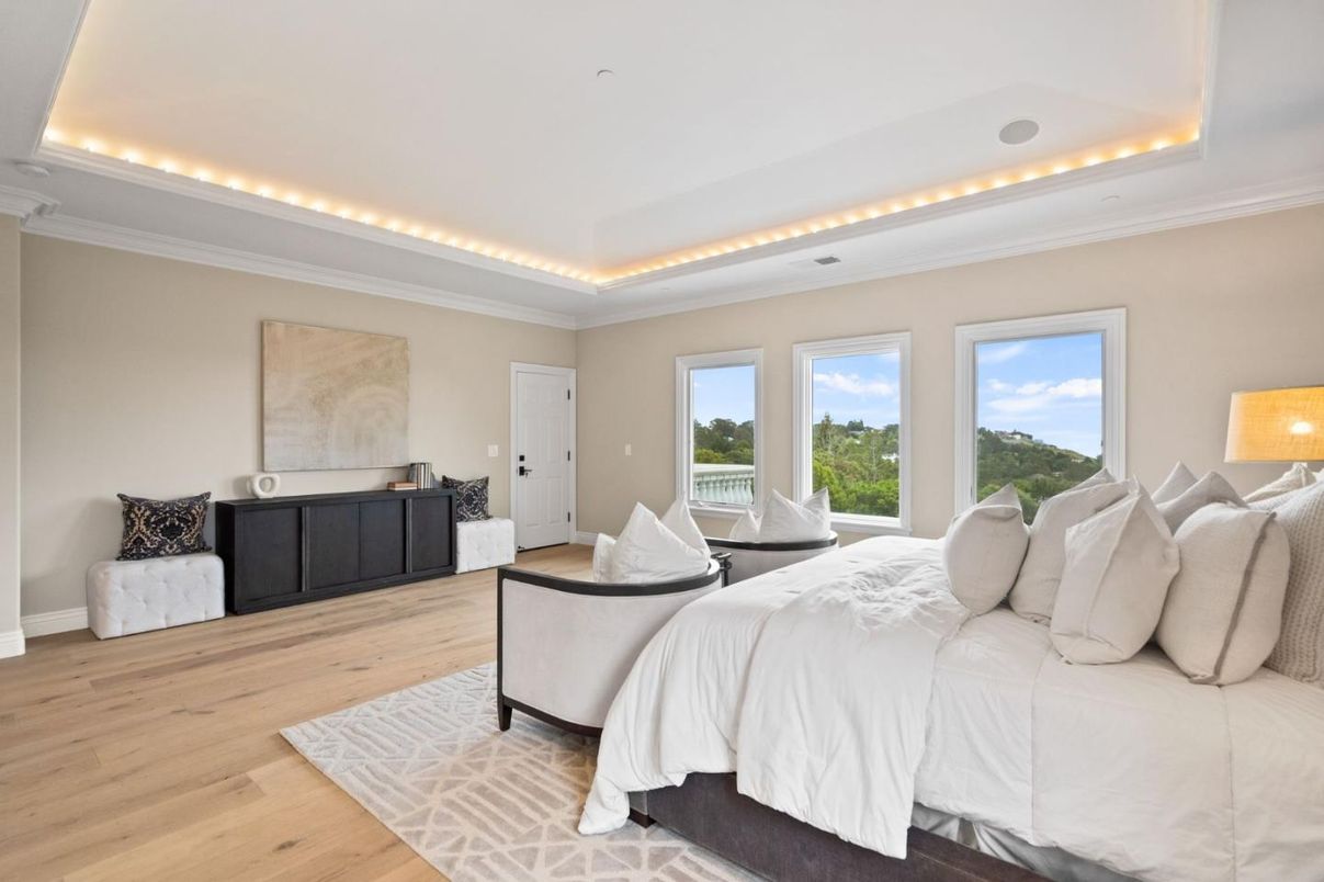Bedroom, Interior, Recessed Lighting, Wood Texture Flooring