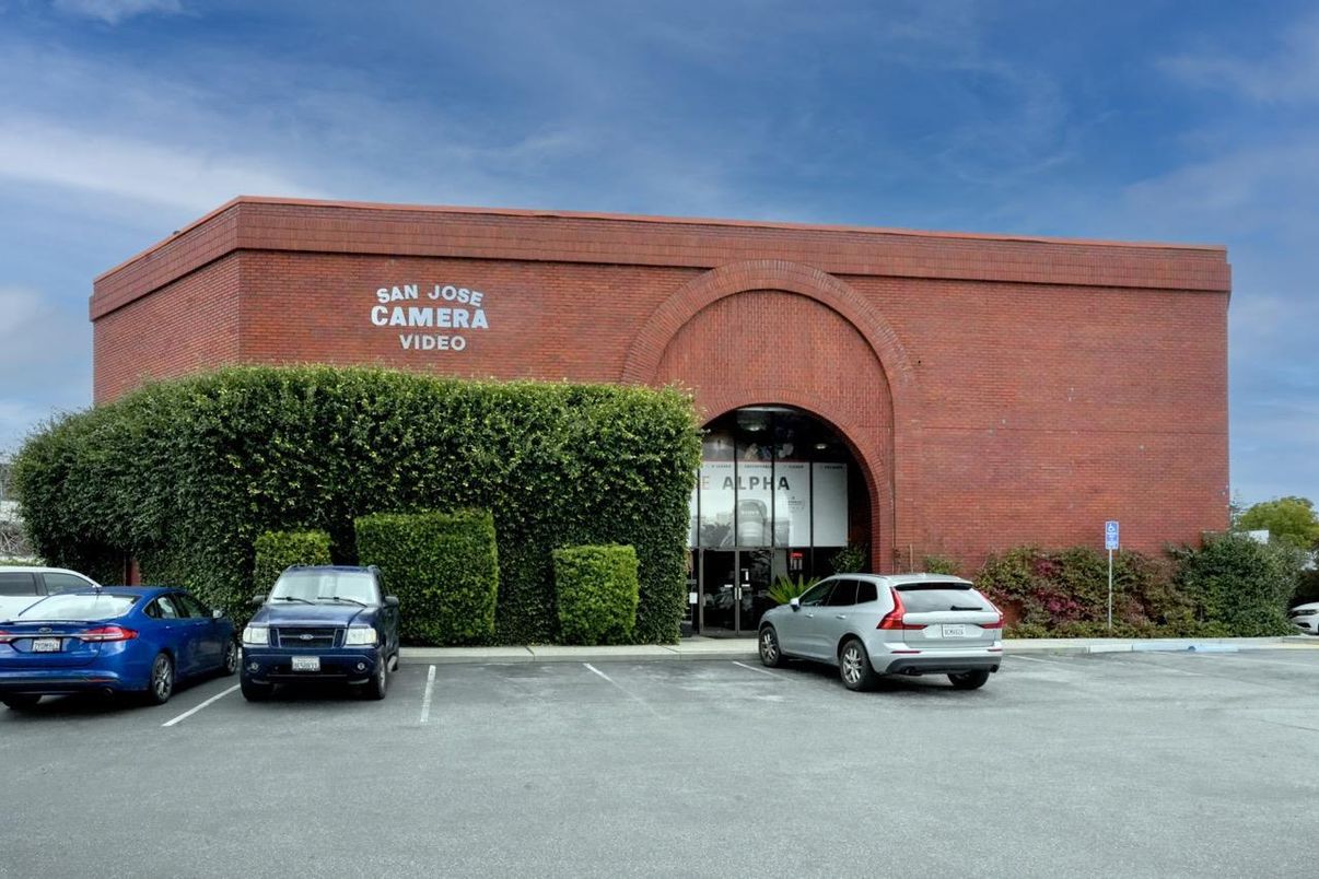 Exterior, Facade, None