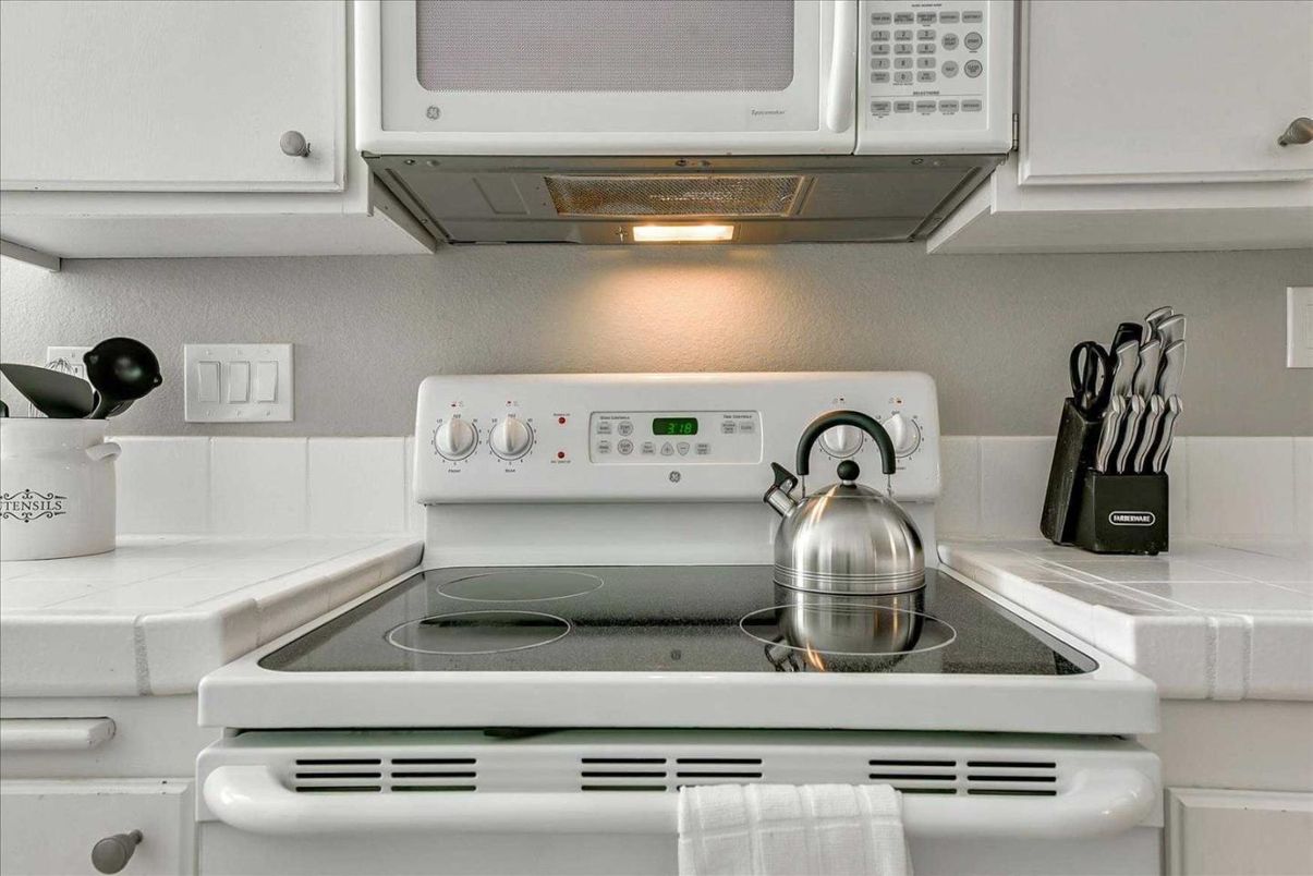 Interior, Kitchen, Tile Countertops