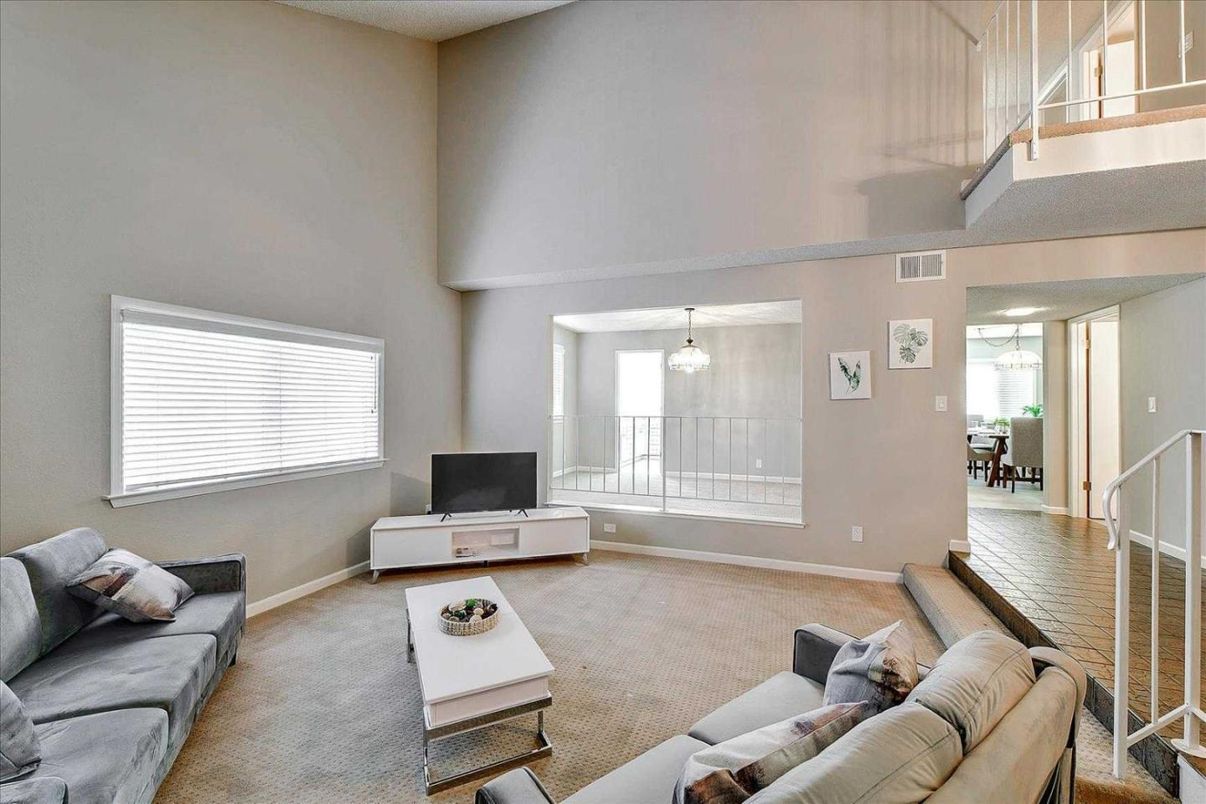 Dining room, Interior, Living room, Pendant Lights