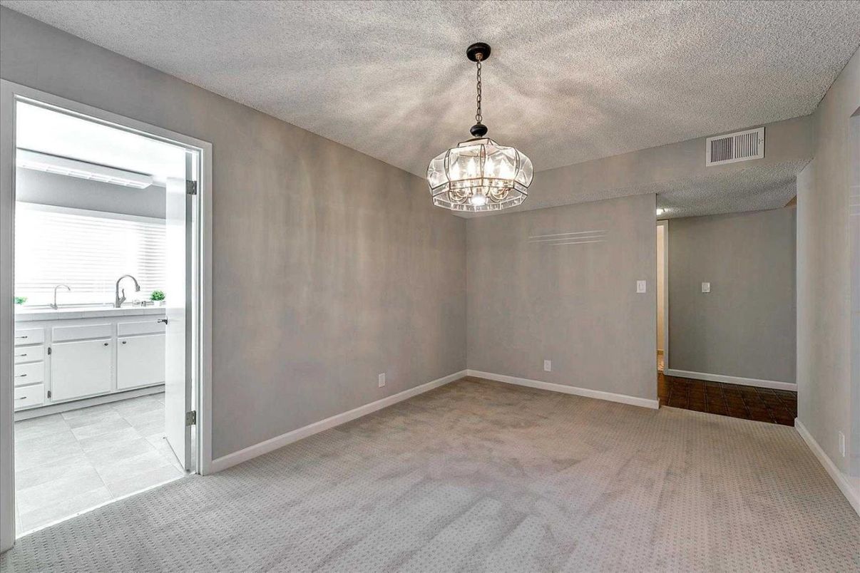 Empty room, Interior, Pendant Lights