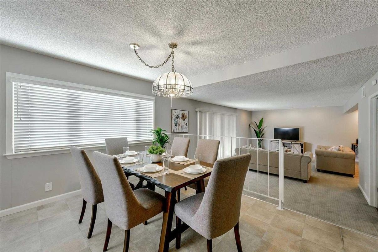 Dining room, Interior, Living room, Pendant Lights