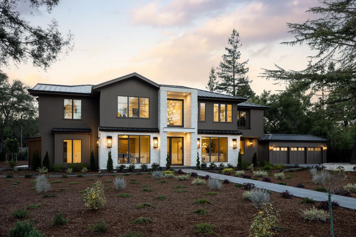 Exterior, Facade, Farmhouse